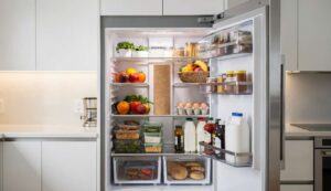 Korken im Kühlschrank: Was das Hausmittel wirklich bringt